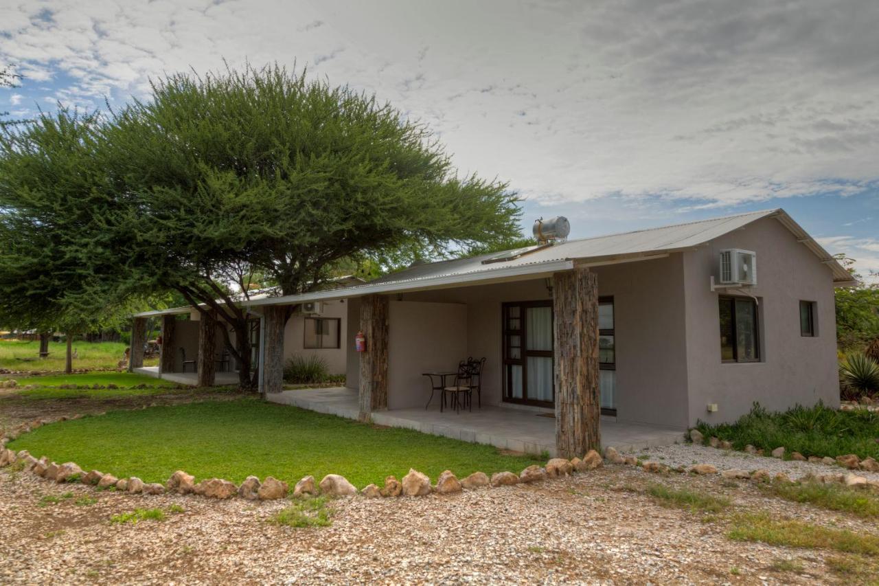 Khoi-Khoi Guesthouse Otavi Eksteriør bilde