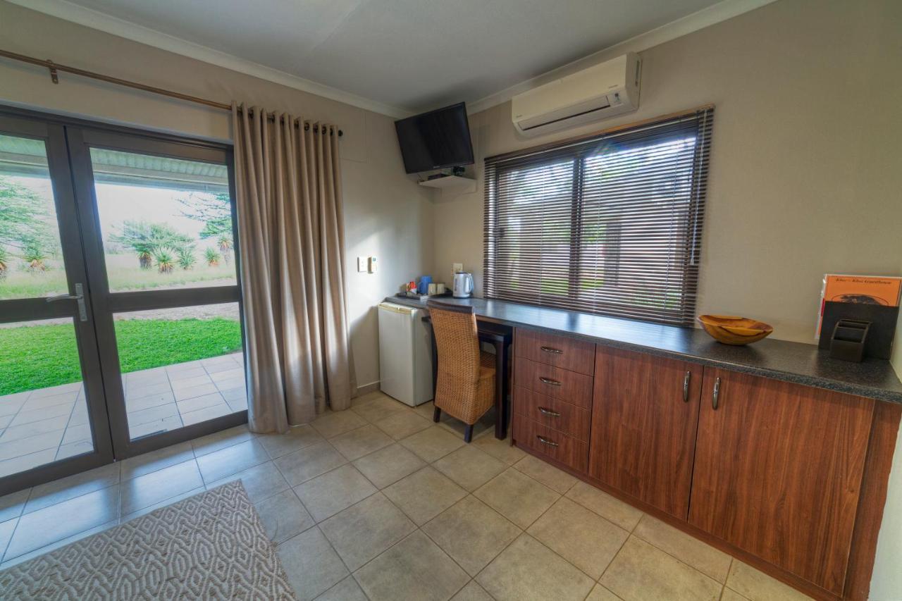 Khoi-Khoi Guesthouse Otavi Eksteriør bilde