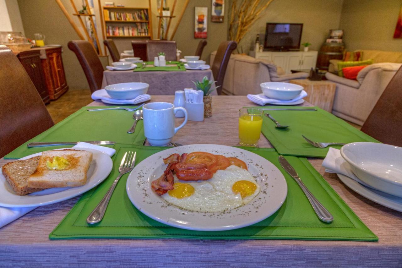 Khoi-Khoi Guesthouse Otavi Eksteriør bilde