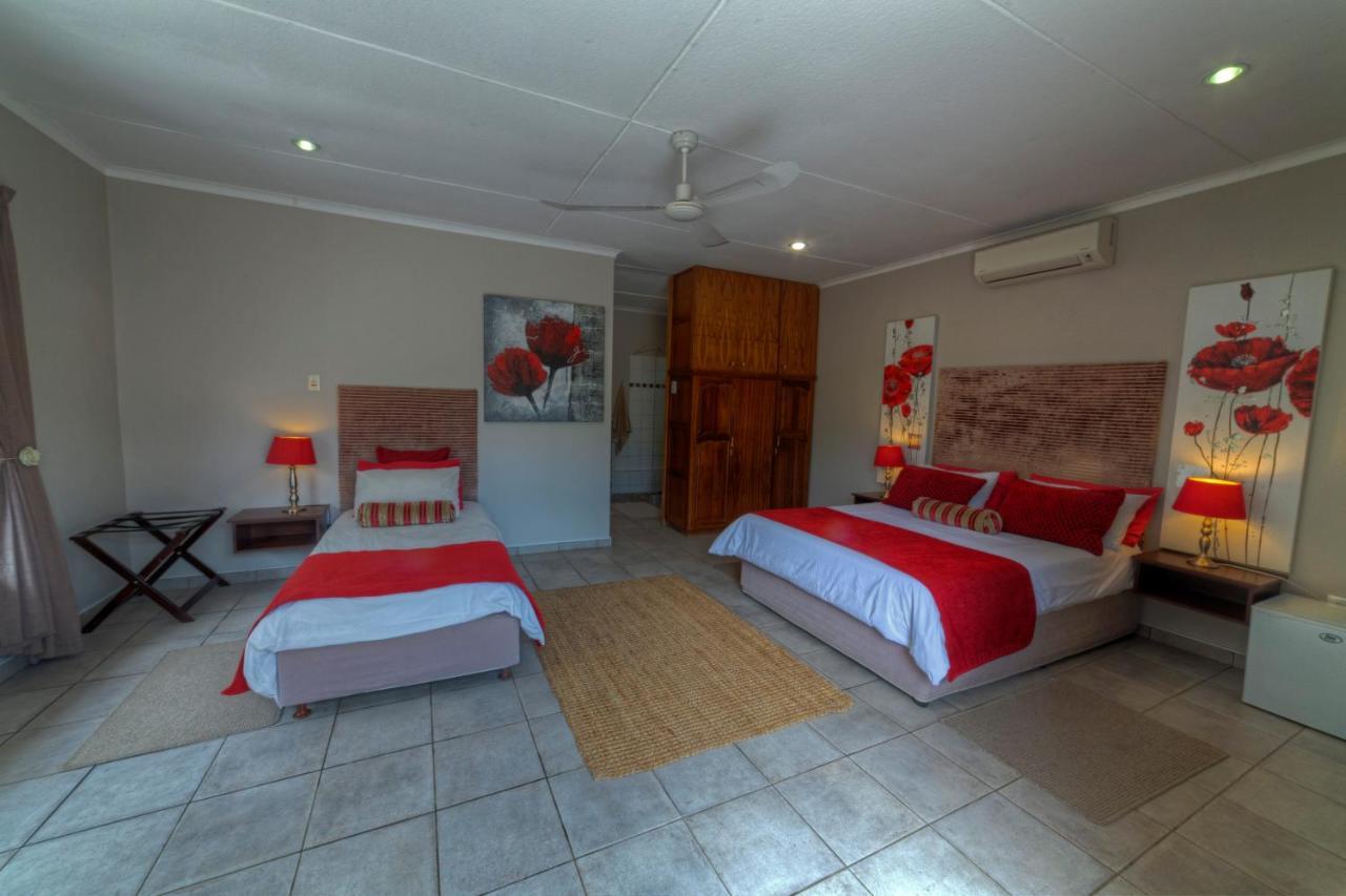 Khoi-Khoi Guesthouse Otavi Eksteriør bilde
